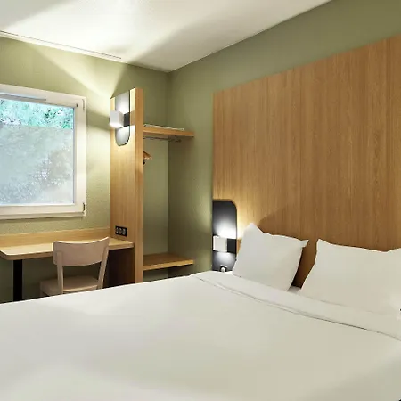 Evry 1 Hotel 2*