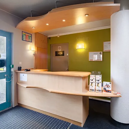 Hotel Evry 1 2*