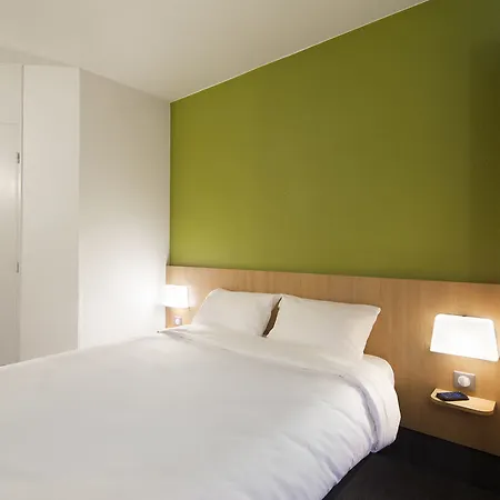 Hotel Evry 1 2*