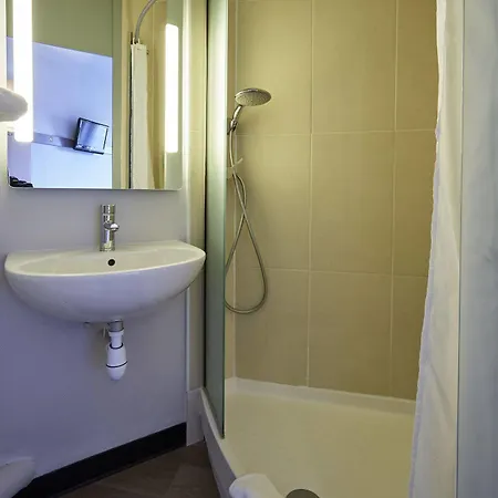 Evry 1 Hotel 2*