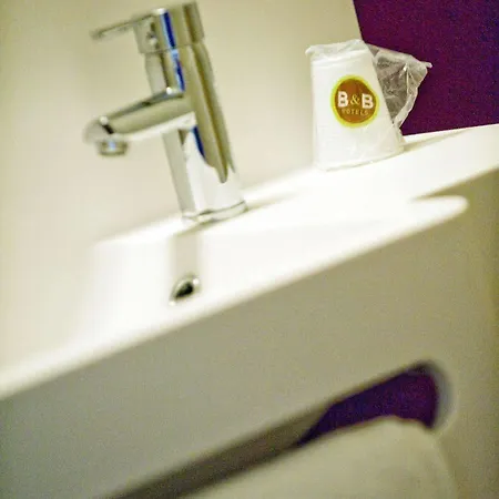 Hotel Evry 1 2*